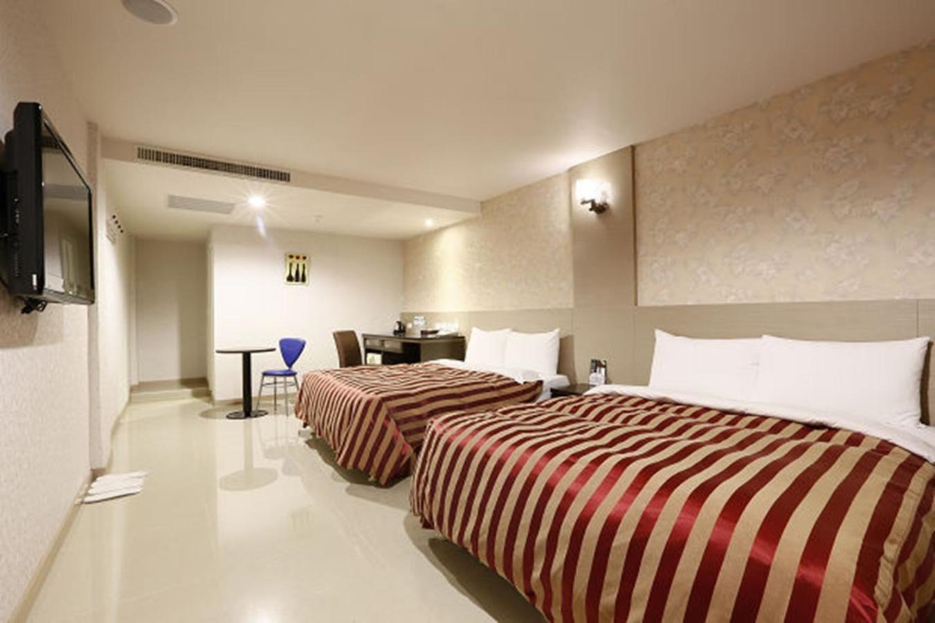 Hua Xiang Motel - Arena Kaohsiung Exterior photo