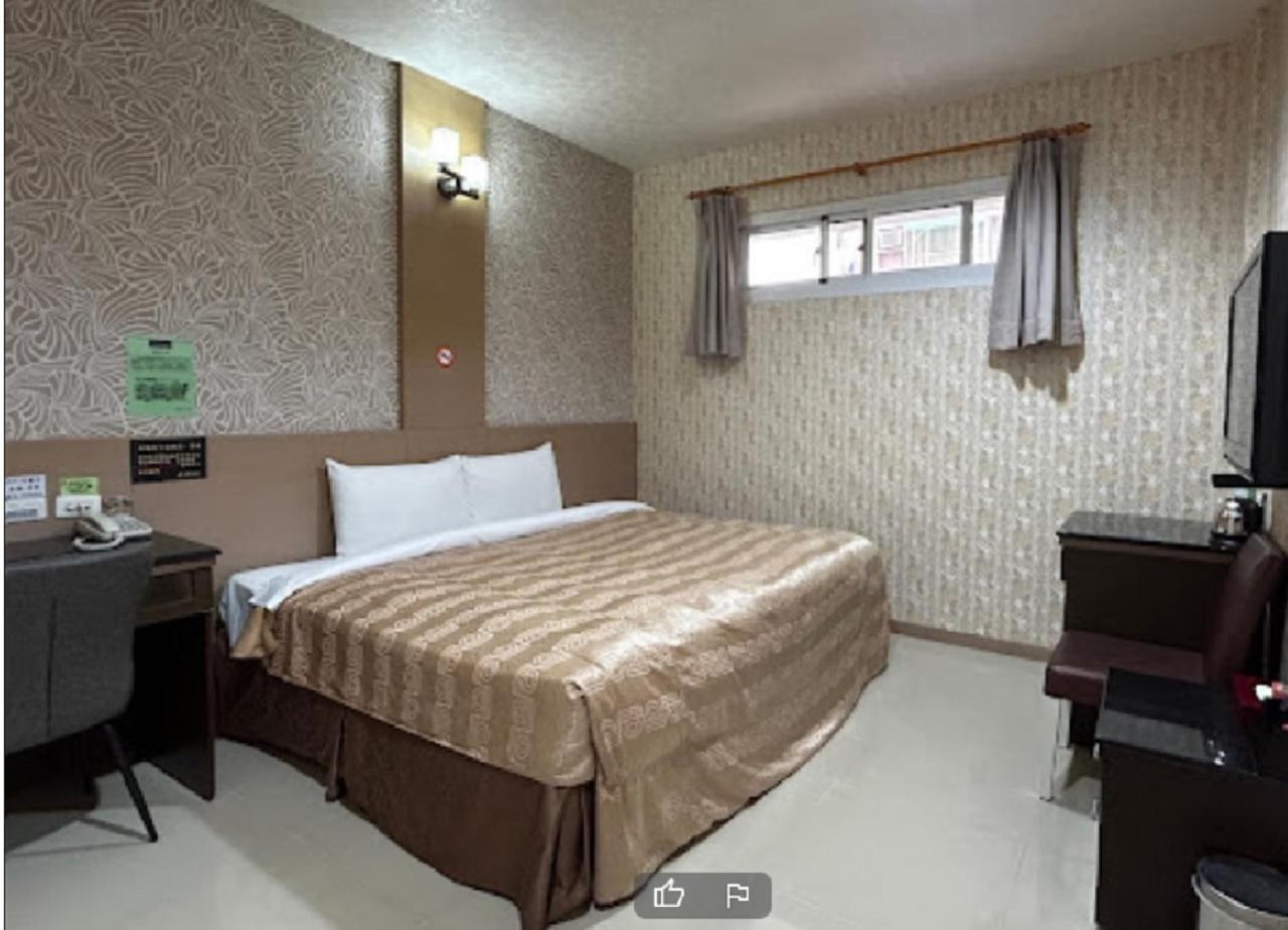 Hua Xiang Motel - Arena Kaohsiung Exterior photo