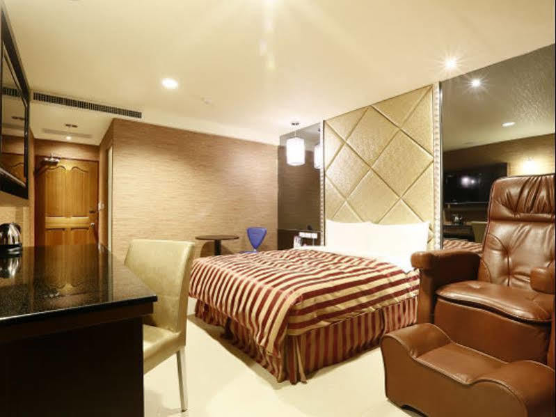 Hua Xiang Motel - Arena Kaohsiung Exterior photo